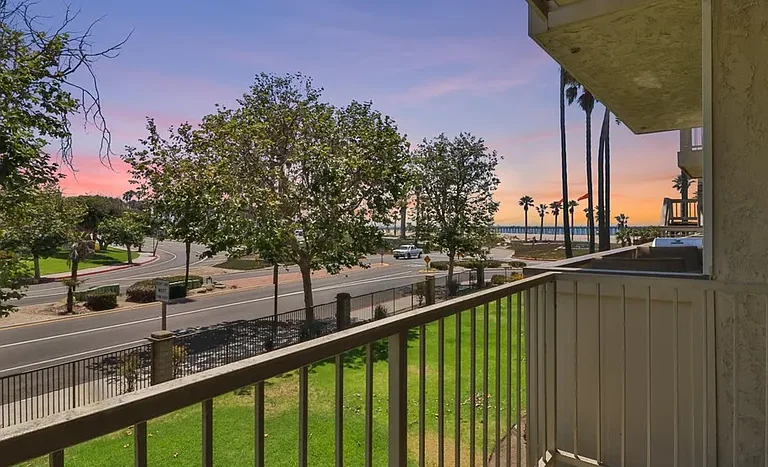 369 E Surfside Drive